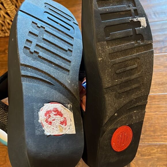 FitFlop Women's Lulu Sleek Straw Raffia Toe-Post Sandal, 11! - Picture 7 of 7